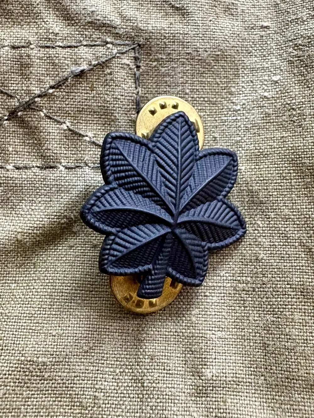 US Army Major Oak Leaf Insignia Pin Lieutenant Colonel Metal Badge USA Military